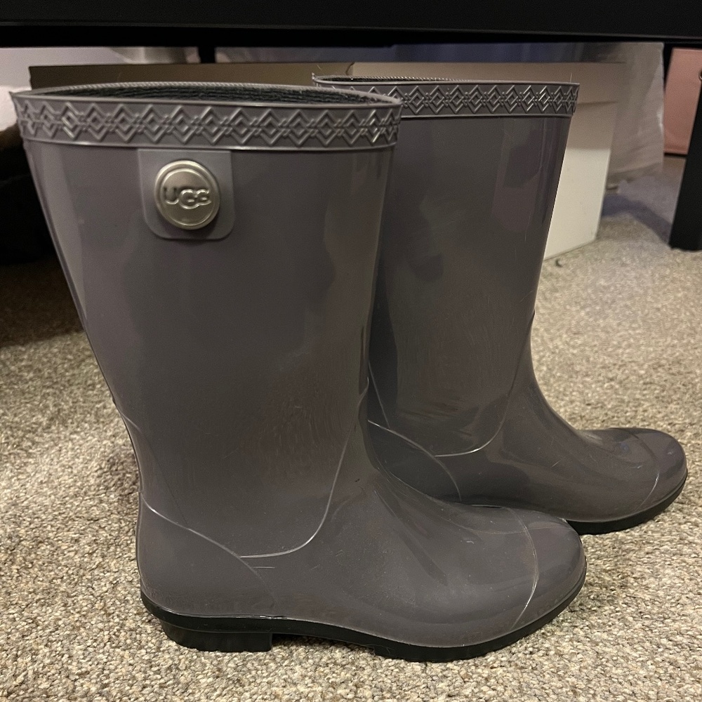 Ugg Purple Fuzzy Interior Rain Boots